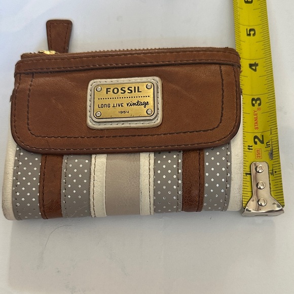 Fossil Vintage Brown and Cream Striped Tri-Fold Leather Wallet - Picture 14 of 14
